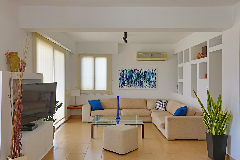 Villa Infinite Blu Paphos Eksteriør billede