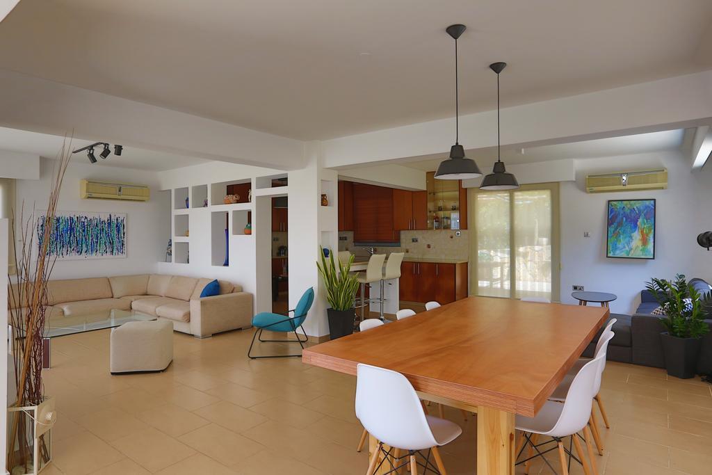 Villa Infinite Blu Paphos Eksteriør billede